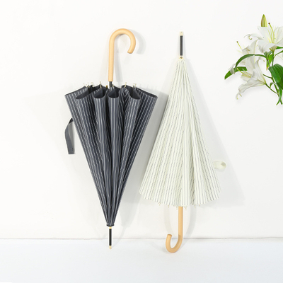 Japanisch und koreanischer Stil gestreiftes Tuch Holz Haken Handgriff Regenschirm Auto-Open-Funktion