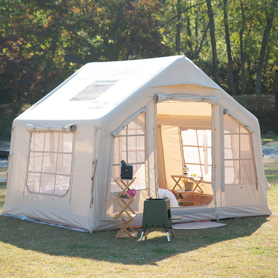 Große Leinwand-Glamping-Hüttenzeltmarkise und Anzug für geräumiges Wohnen im Freien