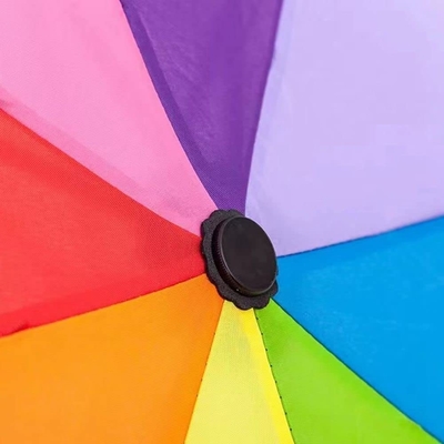 Farbenfrohe Regenbogen-Designs 3 Klappschirm mit winddichten und glasfaserhaltigen Rippen