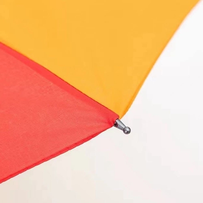 Farbenfrohe Regenbogen-Designs 3 Klappschirm mit winddichten und glasfaserhaltigen Rippen