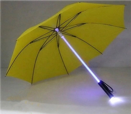 23 Zoll 8K LED Light Up Schirm mit 105cm offenem Durchmesser und schnell trocknendem Pongee Stoff