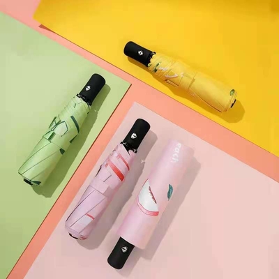 Farbenfroher Autoschirm im Sommerstil mit Design-Fruchtmusterdruck und UV-Schutz