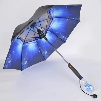 Outdoor-Markt Abstoßende Regenschirm mit eingebauten Lüfter und Wasserspray