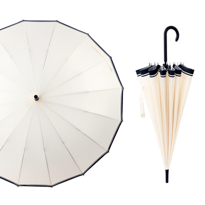 16k Golfschirm im japanischen und koreanischen Stil in Schwarz-Weiß für minimalistisches Design