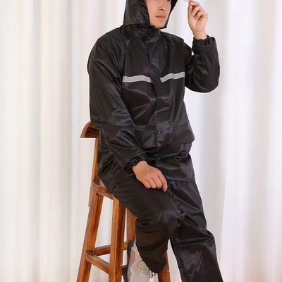 Maßgeschneiderter Regenmantel aus Nylon-Polyester-PVC-Beschichtung für Männer