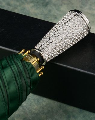 Manuelle Steuerung Diamant-Einsatzgriffe 3 Falte Regenschirm Einzigartige Regenschirme für Frauen