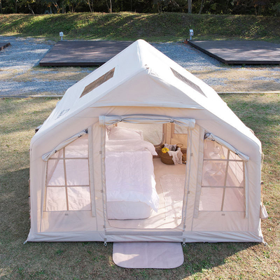 Große Leinwand-Glamping-Hüttenzeltmarkise und Anzug für geräumiges Wohnen im Freien