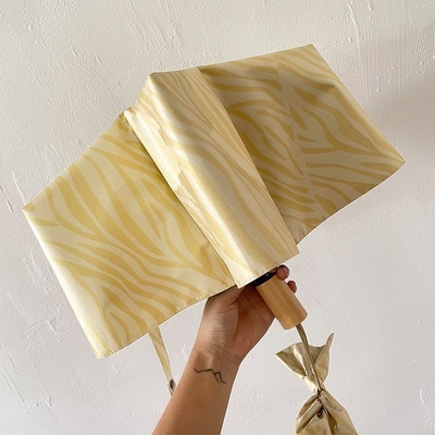 Klopfen warme gelbe Zebra Regenschirm Frauen Sonne und Regen doppelte Sonnenschutzmittel Vinyl tägliche Produkte