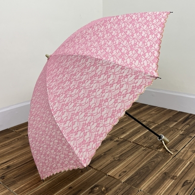 Einfacher rosafarbener, zweifaltig gestickter Regenschirm, leicht und praktisch